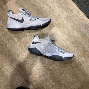Men's Nike Shoes, Size 9.5, Colour: Grey, Great condition